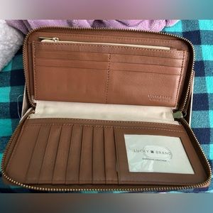BRAND NEW WALLET WITH TAGS